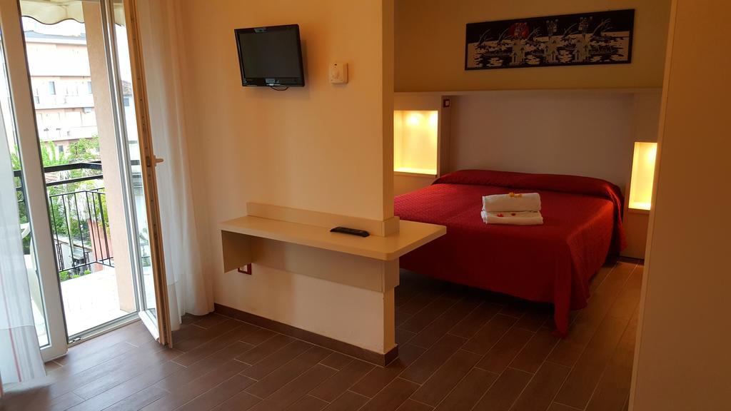 Hotel Perla Verde Rimini Room photo